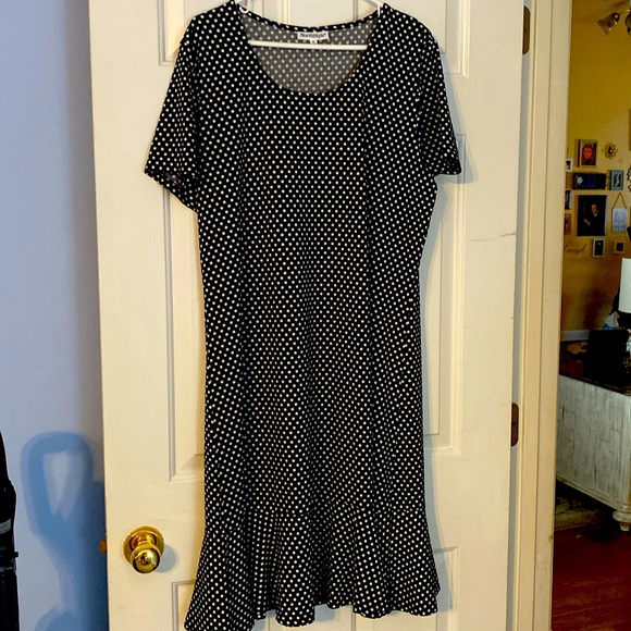 Dress - Picture 1 of 1